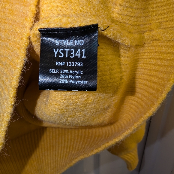 NWOT POL Yellow Floral Women's Sweater Sz Small - Picture 4 of 4